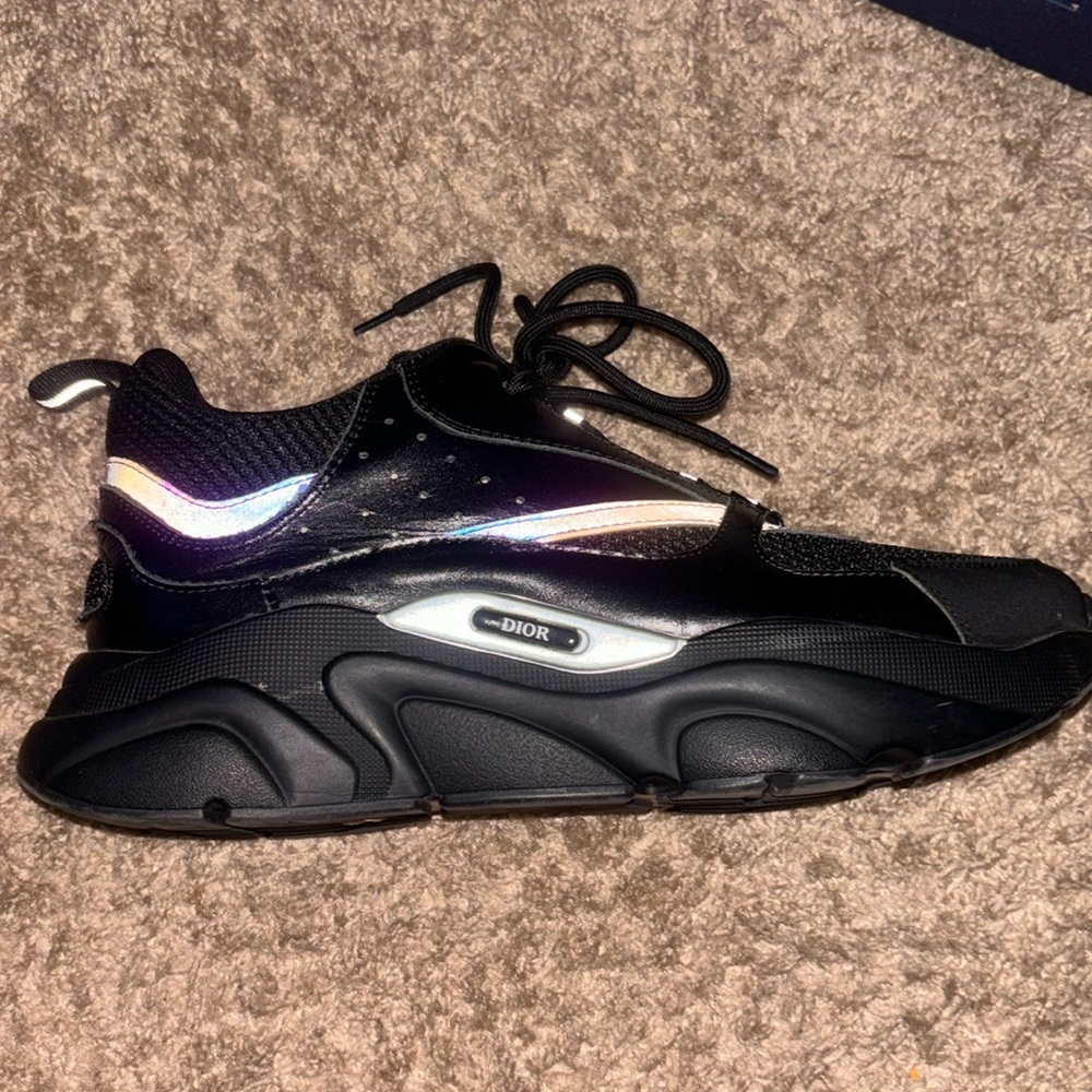 Dior b22